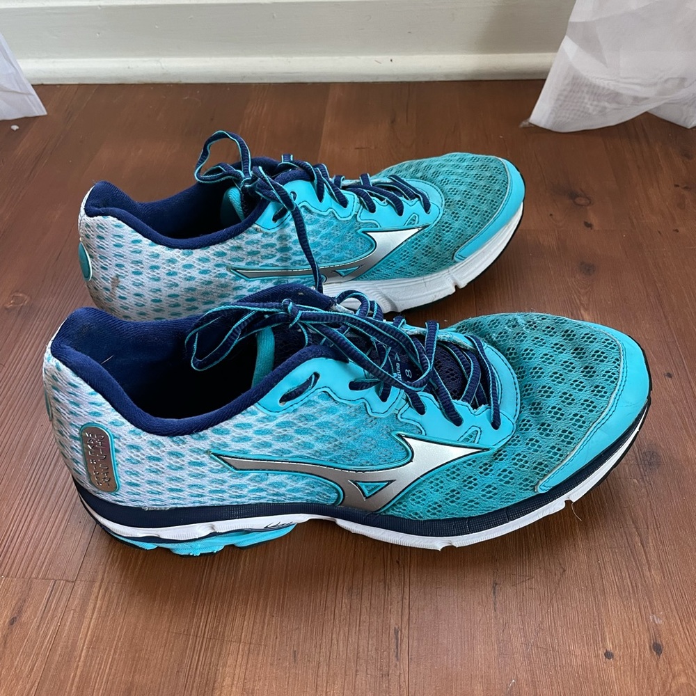Mizuno Wave Rider 18 Shoes - Picture 7 of 8